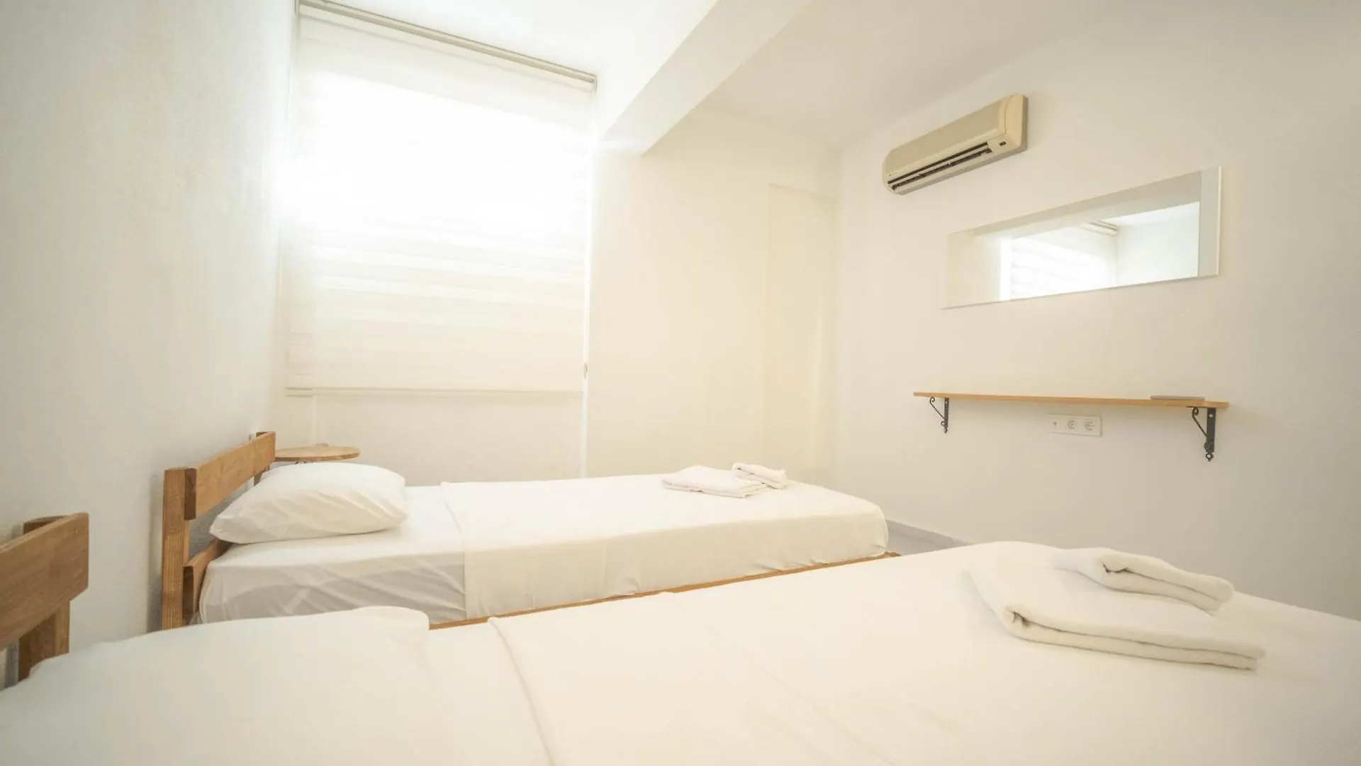 2 Bedroom Modern Apartment By The Forest With Pool Fethiye