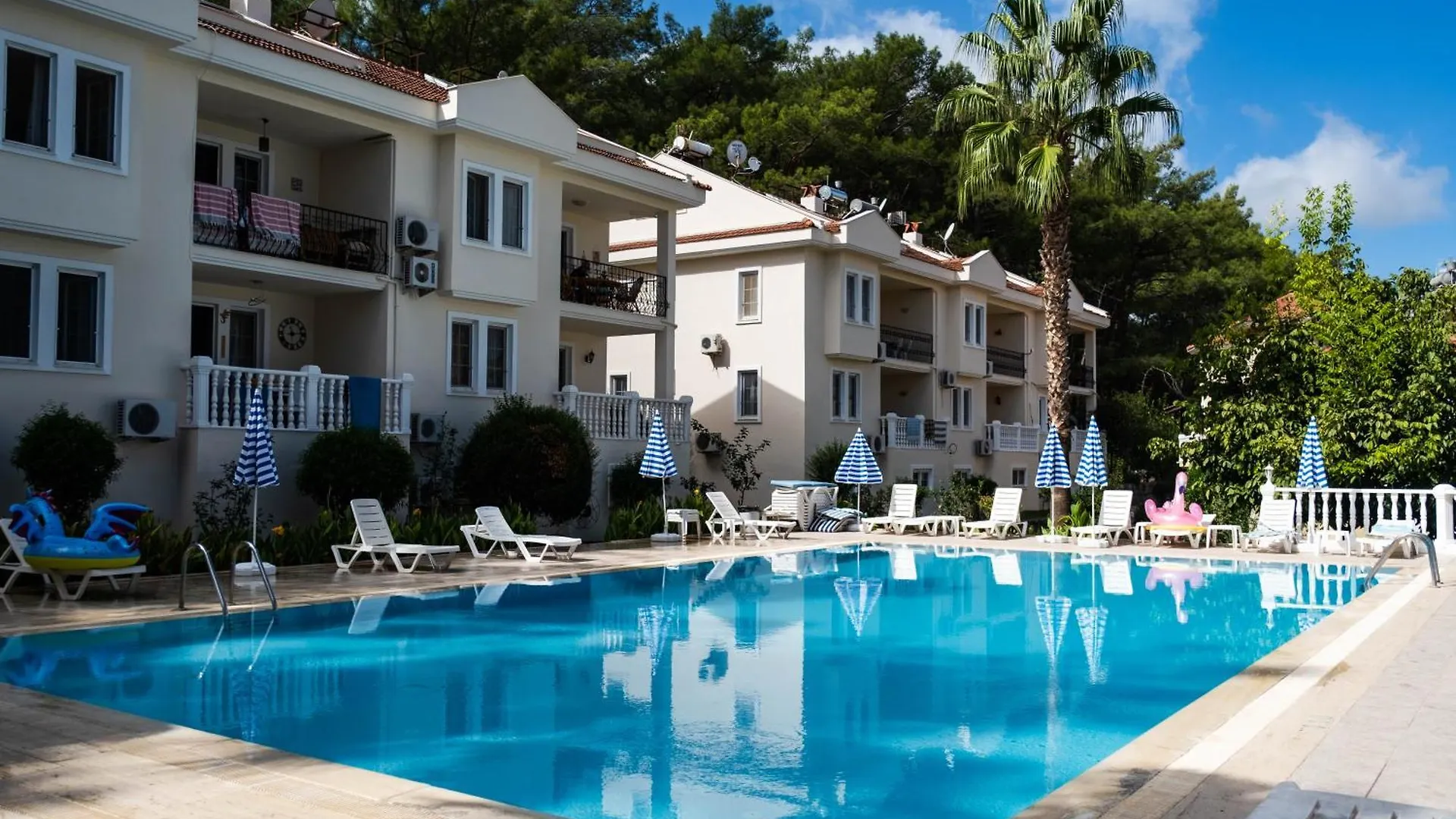 2 Bedroom Modern Apartment By The Forest With Pool contacts